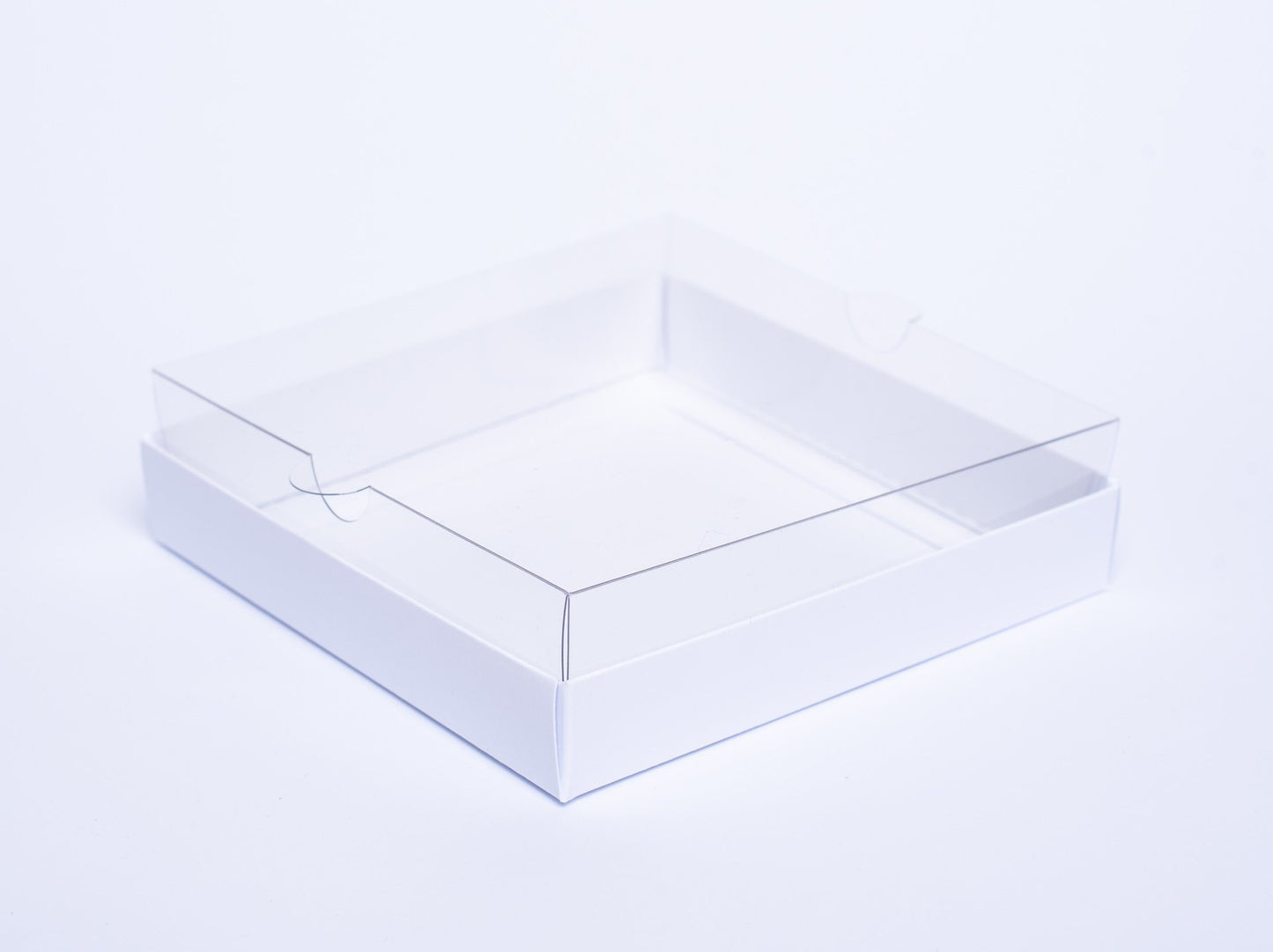 Korteske med gjennomsiktig lokk - 13,5x13.5cm - hvitt