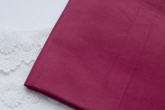 Ferdig stivnet bomullsstoff – perfekt til stoffblomster - bordo